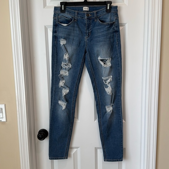 Sneak Peek -‎ Distressed Denim Women's Skinny Jeans - Size 7 - Style SP-P9443MD - Picture 1 of 8
